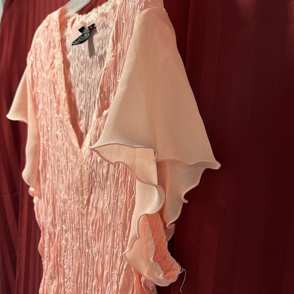 🏷️ Final Price Clearance - Peach top with ruffled cap sleeves - Sunny Taylor 3X - Picture 5 of 8